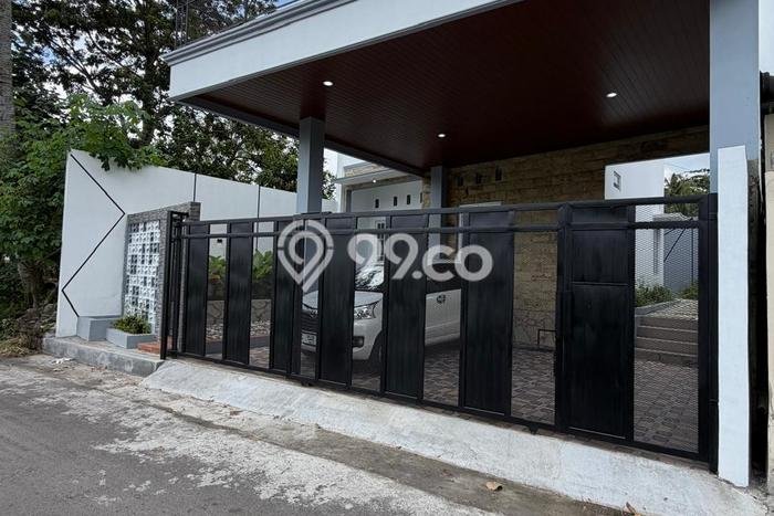 For Sale Rumah 4 Kamar Lokasi Strategis Nyaman dan Strategis di Ngaglik For Sale Rumah 4 Kamar Lokasi Strategis Nyaman dan Strategis di Ngaglik
