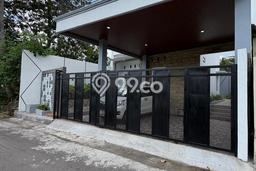 For Sale Rumah 4 Kamar Lokasi Strategis Nyaman dan Strategis di Ngaglik For Sale Rumah 4 Kamar Lokasi Strategis Nyaman dan Strategis di Ngaglik