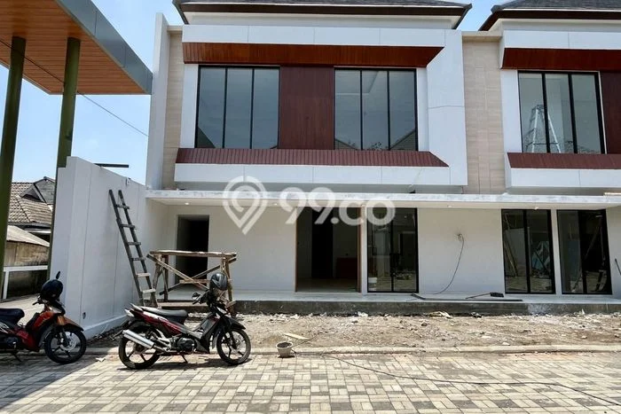 Jual Rumah Favorit Siap Huni LB 135m2 di Condong Catur, Sleman Jual Rumah Favorit Siap Huni LB 135m2 di Condong Catur, Sleman