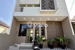 For Sale Rumah 4 Kamar Lokasi Strategis Bagus dan Strategis di Depok For Sale Rumah 4 Kamar Lokasi Strategis Bagus dan Strategis di Depok