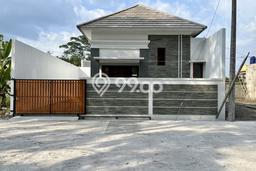 Rumah Luas Asri 2 KT Siap Huni di Maguwoharjo Yogyakarta Rumah Luas Asri 2 KT Siap Huni di Maguwoharjo Yogyakarta