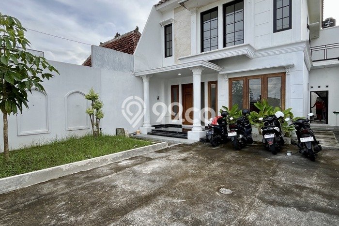 Jual Rumah Bagus Siap Huni LB 160m2 di Banguntapan, Bantul Jual Rumah Bagus Siap Huni LB 160m2 di Banguntapan, Bantul