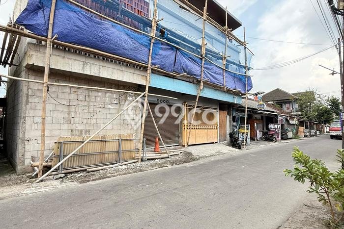 Aset Investasi! Kost Dijual di Depok, Sleman, 10 KT, 10 KM, Luas 190m2 Aset Investasi! Kost Dijual di Depok, Sleman, 10 KT, 10 KM, Luas 190m2