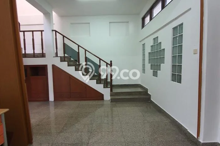 Hunian Strategis Disewakan 5 Kamar di Menteng Boleh Nego Hunian Strategis Disewakan 5 Kamar di Menteng Boleh Nego