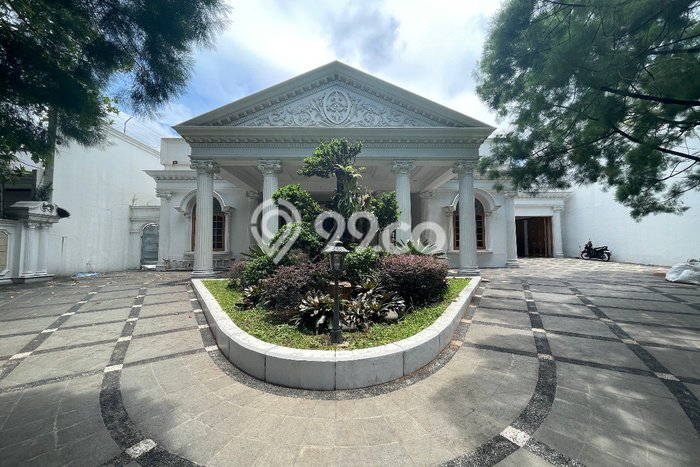 For Sale! Luxury House LT 1375m2 Desain Elegan di Pondok Indah For Sale! Luxury House LT 1375m2 Desain Elegan di Pondok Indah