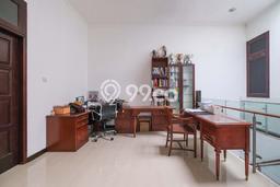 Ready to Use! Luxury House LT 581m2 Desain Elegan di Cipulir Ready to Use! Luxury House LT 581m2 Desain Elegan di Cipulir