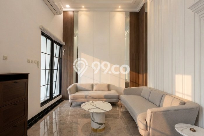 Dijual Rumah Luas Elegan Dengan View Cantik di Gading Serpong, Tangerang Dijual Rumah Luas Elegan Dengan View Cantik di Gading Serpong, Tangerang