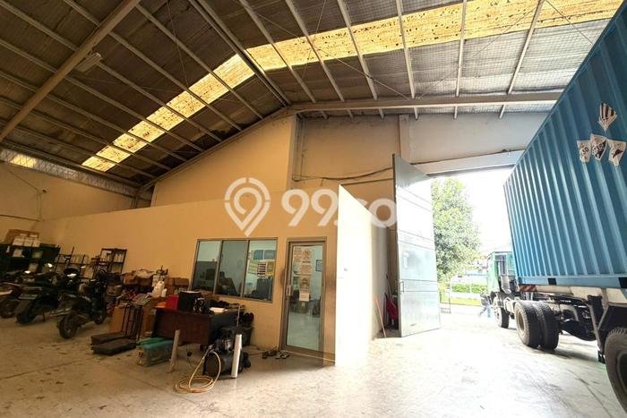 Gudang Dijual di BSD Tangerang Selatan dengan Luas Bangunan 4088m2 Gudang Dijual di BSD Tangerang Selatan dengan Luas Bangunan 4088m2