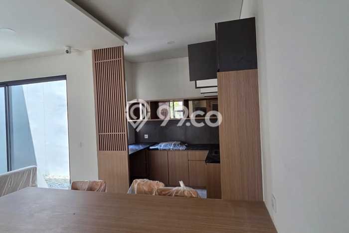 Siap Huni Hunian Elit 3 Kamar di BSD Dekat ke Mana Pun Siap Huni Hunian Elit 3 Kamar di BSD Dekat ke Mana Pun