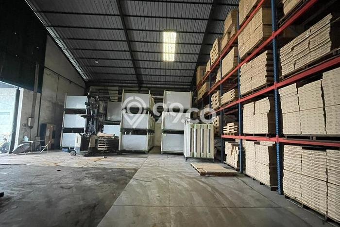 Lokasi Strategis! Dijual Gudang Bisnis di Jati Uwung, Tangerang Kondisi Baik Lokasi Strategis! Dijual Gudang Bisnis di Jati Uwung, Tangerang Kondisi Baik