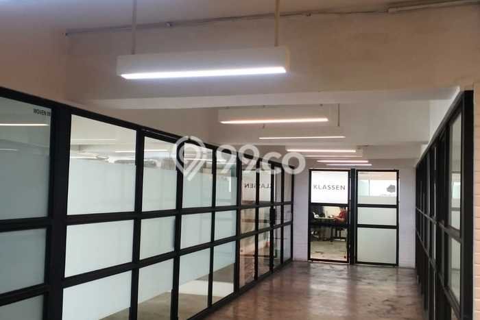 Kantor Disewa di Tangerang dengan LB 135m2 Area Komersial Ramai Kantor Disewa di Tangerang dengan LB 135m2 Area Komersial Ramai