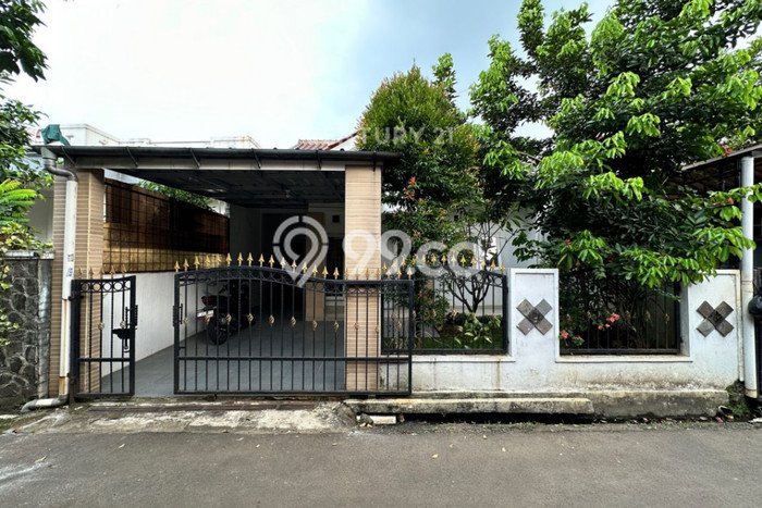JUAL CEPAT! Rumah Siap Huni Lokasi Premium Tanah Baru, Luas 160m² LB 100m² JUAL CEPAT! Rumah Siap Huni Lokasi Premium Tanah Baru, Luas 160m² LB 100m²