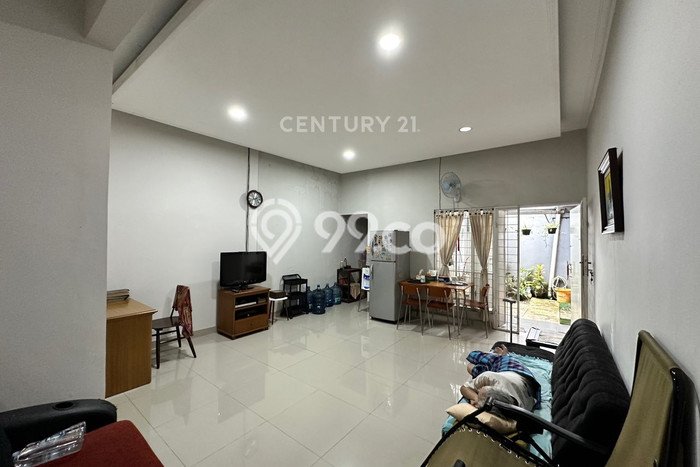 JUAL CEPAT! Rumah Siap Huni Lokasi Premium Tanah Baru, Luas 160m² LB 100m² JUAL CEPAT! Rumah Siap Huni Lokasi Premium Tanah Baru, Luas 160m² LB 100m²