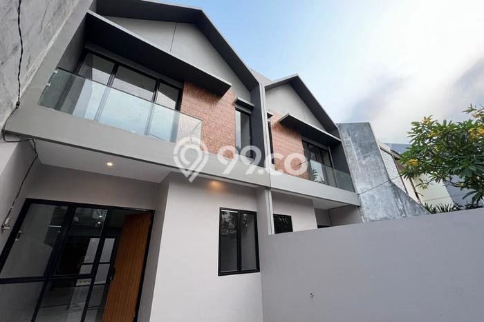 Dijual Hunian Rumah Terawat 3 Kamar di Puri Indah, Jakarta Barat Dijual Hunian Rumah Terawat 3 Kamar di Puri Indah, Jakarta Barat