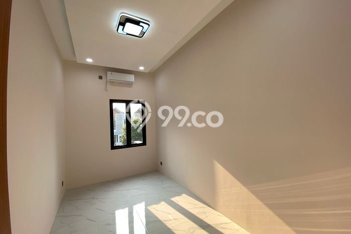 Rumah Luas Asri 3 KT Siap Huni di Meruya Jakarta Barat Rumah Luas Asri 3 KT Siap Huni di Meruya Jakarta Barat