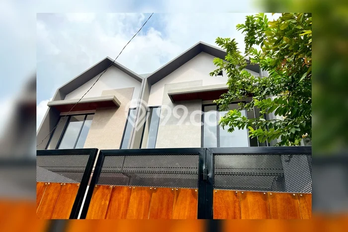 Dijual Rumah Eksklusif 3 KT di Meruya, Jakarta Barat Dijual Rumah Eksklusif 3 KT di Meruya, Jakarta Barat