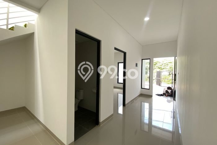 Rumah Luas Asri 3 KT Siap Huni di Villa Meruya Jakarta Barat Rumah Luas Asri 3 KT Siap Huni di Villa Meruya Jakarta Barat
