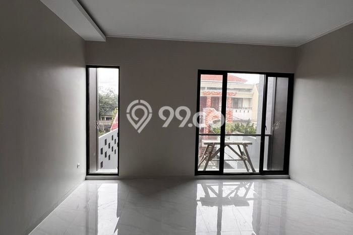 Jual Rumah Eksklusif 4 KT di Villa Meruya, Jakarta Barat Jual Rumah Eksklusif 4 KT di Villa Meruya, Jakarta Barat