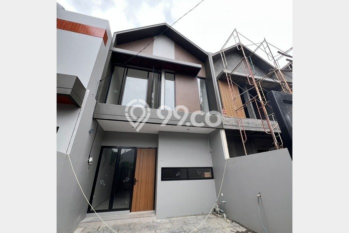 Rumah Luas Asri 3 KT Siap Huni di Puri Indah Jakarta Barat Rumah Luas Asri 3 KT Siap Huni di Puri Indah Jakarta Barat