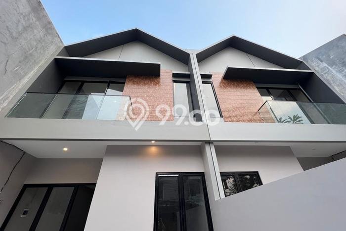 Dijual Hunian Rumah Terawat 3 Kamar di Puri Indah, Jakarta Barat Dijual Hunian Rumah Terawat 3 Kamar di Puri Indah, Jakarta Barat