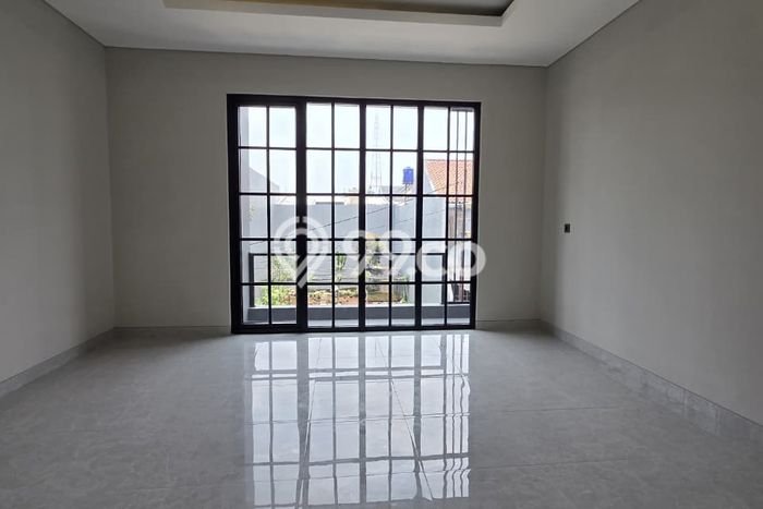 For Sale Hunian Rumah Nyaman 3 KT di Meruya, Jakarta Barat For Sale Hunian Rumah Nyaman 3 KT di Meruya, Jakarta Barat