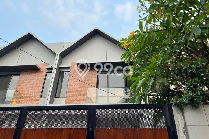 Dijual Hunian Rumah Terawat 3 Kamar di Puri Indah, Jakarta Barat Dijual Hunian Rumah Terawat 3 Kamar di Puri Indah, Jakarta Barat