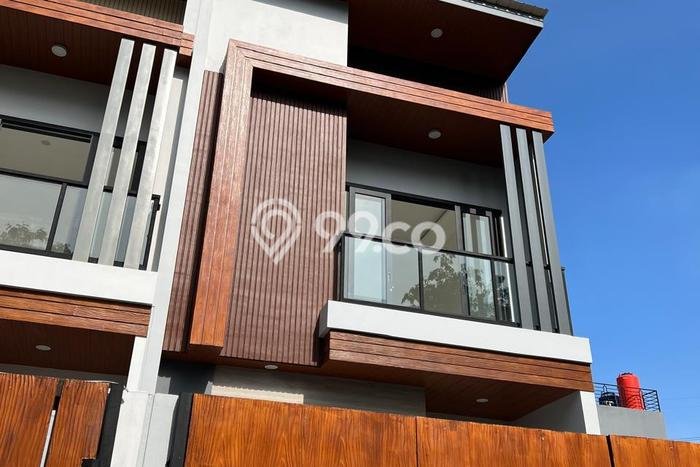 Jual Rumah Eksklusif 3 KT di Villa Meruya, Jakarta Barat Jual Rumah Eksklusif 3 KT di Villa Meruya, Jakarta Barat