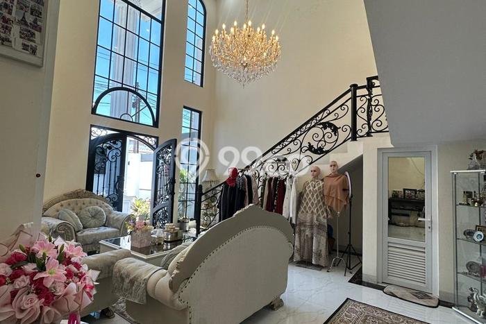 Siap Huni Hunian Elit 6 Kamar di Babakan Ciparay Dekat ke Mana Saja Siap Huni Hunian Elit 6 Kamar di Babakan Ciparay Dekat ke Mana Saja