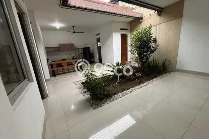 Lokasi strategis! Rumah siap huni dikontrakkan di Bandung Kidul LB 95m2 Lokasi strategis! Rumah siap huni dikontrakkan di Bandung Kidul LB 95m2