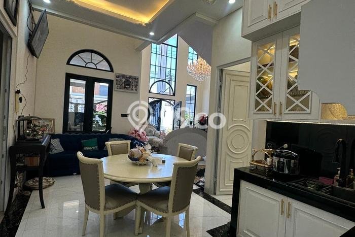 Siap Huni Hunian Elit 6 Kamar di Babakan Ciparay Dekat ke Mana Saja Siap Huni Hunian Elit 6 Kamar di Babakan Ciparay Dekat ke Mana Saja