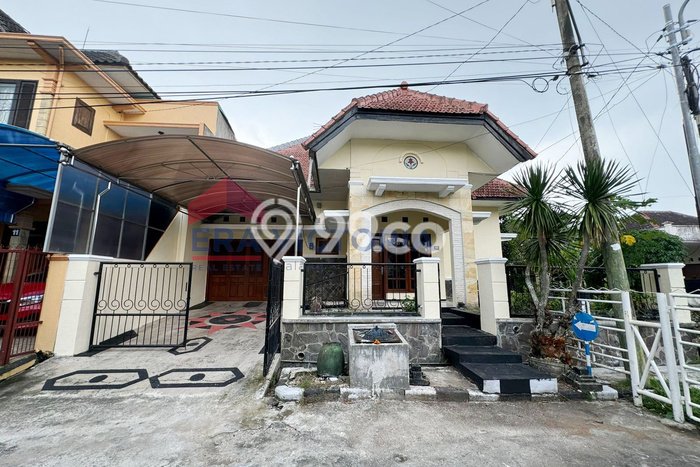 Rumah Modern Cantik 3 KT Bisa Langsung Pindah di Blimbing Rumah Modern Cantik 3 KT Bisa Langsung Pindah di Blimbing