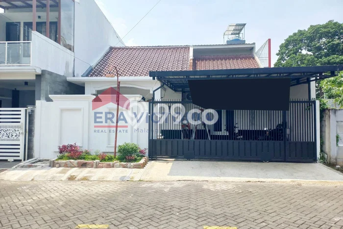 Dijual Cepat Rumah Bagus Siap Huni LB 130m2 di Pakis, Malang Dijual Cepat Rumah Bagus Siap Huni LB 130m2 di Pakis, Malang
