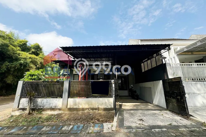 Rumah Strategis Minimalis Lb 160m2 di Karangploso, Malang Rumah Strategis Minimalis Lb 160m2 di Karangploso, Malang