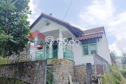 Dijual Rumah Strategis Bagus Punya 3 KT di Batu Malang SHM Dijual Rumah Strategis Bagus Punya 3 KT di Batu Malang SHM