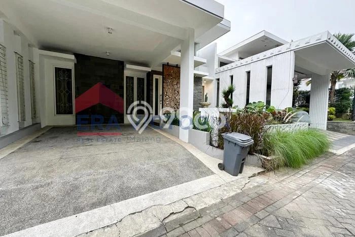 Lokasi terbaik! Rumah siap huni disewakan di Klojen LB 120m2 Lokasi terbaik! Rumah siap huni disewakan di Klojen LB 120m2
