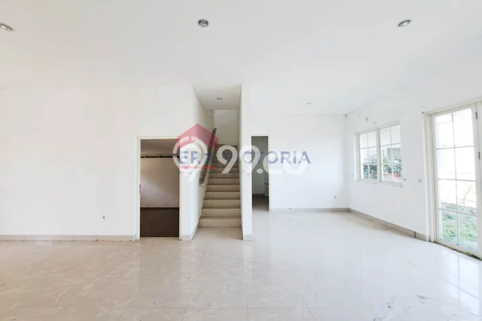 Ready to Use! Luxury House LT 216m2 Desain Modern di Buring Ready to Use! Luxury House LT 216m2 Desain Modern di Buring