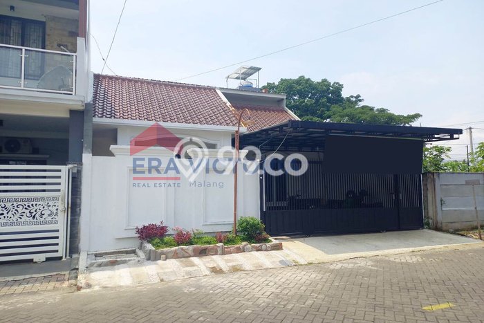 Dijual Cepat Rumah Bagus Siap Huni LB 130m2 di Pakis, Malang Dijual Cepat Rumah Bagus Siap Huni LB 130m2 di Pakis, Malang