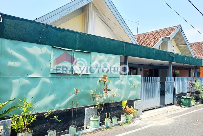 Rumah Modern Minimalis 6 Kamar Siap Huni di Klojen Rumah Modern Minimalis 6 Kamar Siap Huni di Klojen