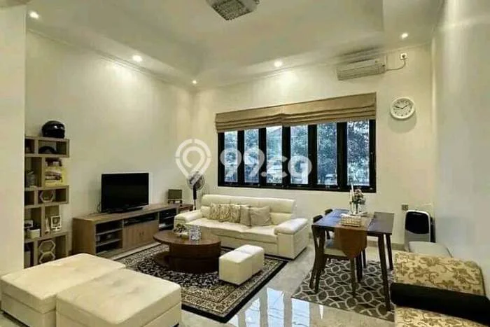 Jual Rumah Luas Megah Dengan View Cantik di Jatiwaringin, Jakarta Timur Jual Rumah Luas Megah Dengan View Cantik di Jatiwaringin, Jakarta Timur