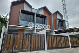 Dijual Rumah Eksklusif 4 KT di Kav DKI, Jakarta Barat Dijual Rumah Eksklusif 4 KT di Kav DKI, Jakarta Barat