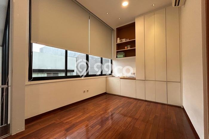 Rumah Elit Modern Tanpa Renovasi di Muara Karang Jakarta Utara Rumah Elit Modern Tanpa Renovasi di Muara Karang Jakarta Utara