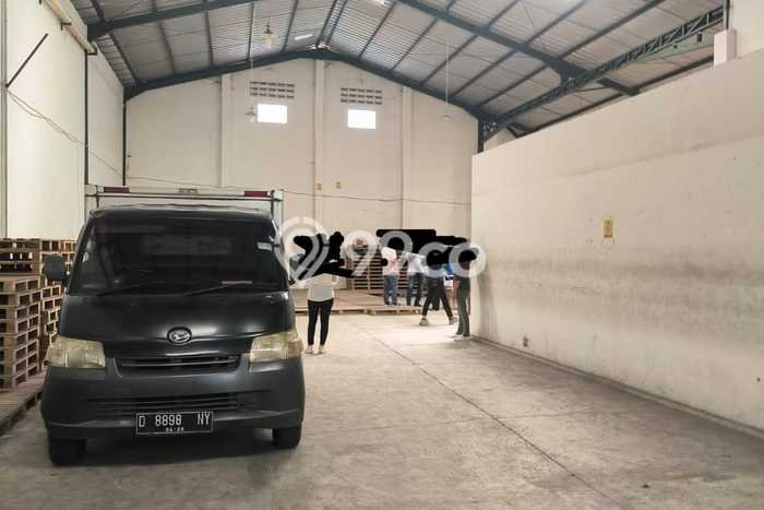 Unit Gudang Disewakan di Taman Kopo Indah di Area Ramai & Strategis Unit Gudang Disewakan di Taman Kopo Indah di Area Ramai & Strategis