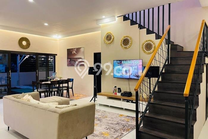 Vila Kawasan , Area 319m2m², Lingkungan Nyaman Vila Kawasan , Area 319m2m², Lingkungan Nyaman