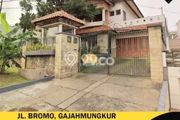 Lokasi strategis! Rumah siap huni disewakan di Gajah Mungkur LB 700m2 Lokasi strategis! Rumah siap huni disewakan di Gajah Mungkur LB 700m2