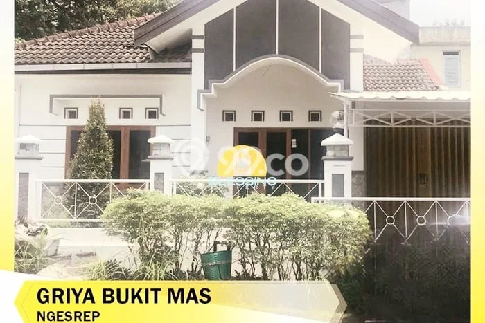 For Sale Rumah 3 Kamar Lokasi Strategis Bagus dan Strategis di Banyumanik For Sale Rumah 3 Kamar Lokasi Strategis Bagus dan Strategis di Banyumanik