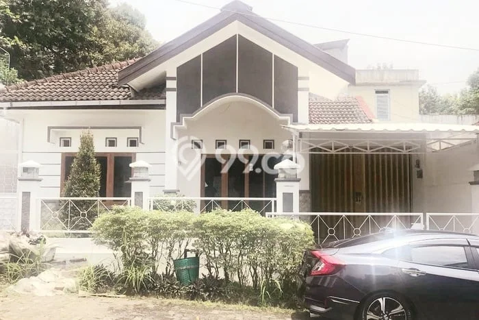 For Sale Rumah 3 Kamar Lokasi Strategis Bagus dan Strategis di Banyumanik For Sale Rumah 3 Kamar Lokasi Strategis Bagus dan Strategis di Banyumanik