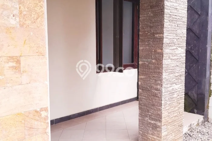 HOT DEAL! Rumah area BSB City, 4 KT, Area Strategis, LT 240m2m² Bangunan 150m2m² HOT DEAL! Rumah area BSB City, 4 KT, Area Strategis, LT 240m2m² Bangunan 150m2m²