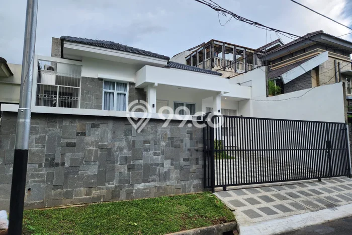 Dijual Rumah Mewah Megah Dengan View Eksklusif di Pondok Indah, Jakarta Selatan Dijual Rumah Mewah Megah Dengan View Eksklusif di Pondok Indah, Jakarta Selatan