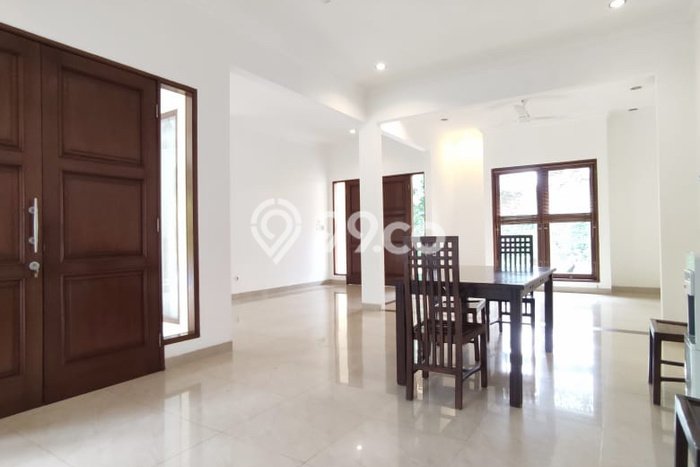 Hunian Kondisi Baik Disewakan di Pejaten, Jakarta Selatan LT 1286m2, LB 600m2 Hunian Kondisi Baik Disewakan di Pejaten, Jakarta Selatan LT 1286m2, LB 600m2