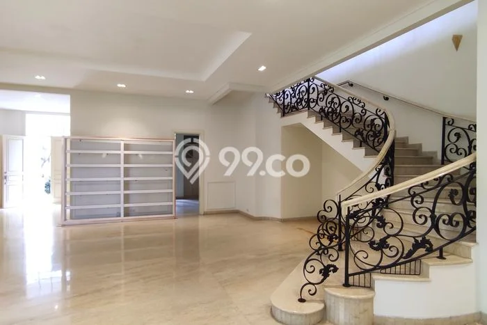 Hunian Bagus Disewakan di Kemang, Jakarta Selatan LT 750m2, LB 825m2 Hunian Bagus Disewakan di Kemang, Jakarta Selatan LT 750m2, LB 825m2